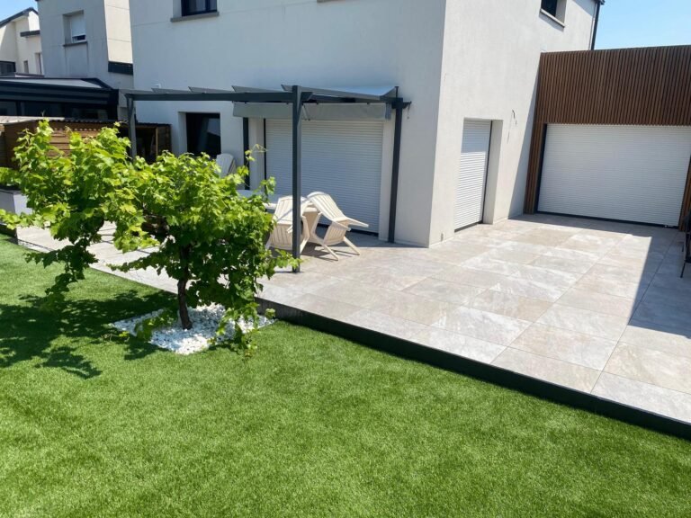 Terrasse-Dallage-gres-cérame -Gazon-synthétique
