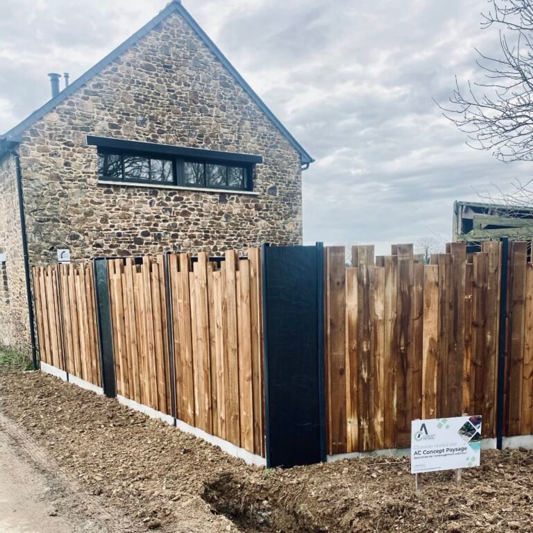 Clôture panneaux bois Nymphéa / Poteaux alu Piki - Palis d'ardoise