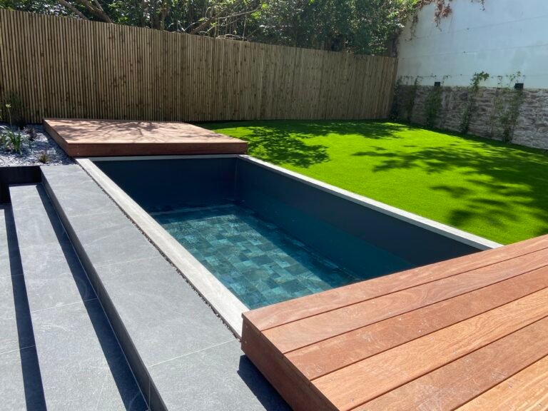 Terrasse aquatique - habillage en bois IPE