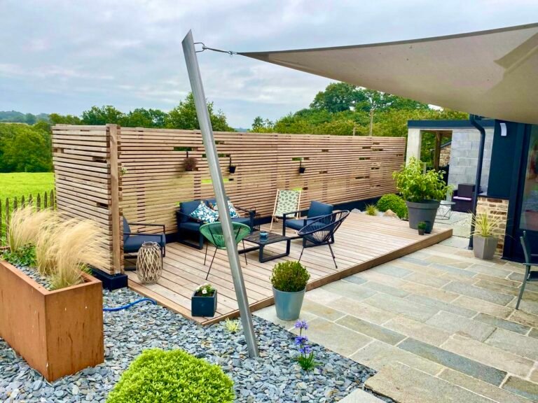Double terrasse bois et dallage luzerne - Voile d'ombrage - Clôture en bois