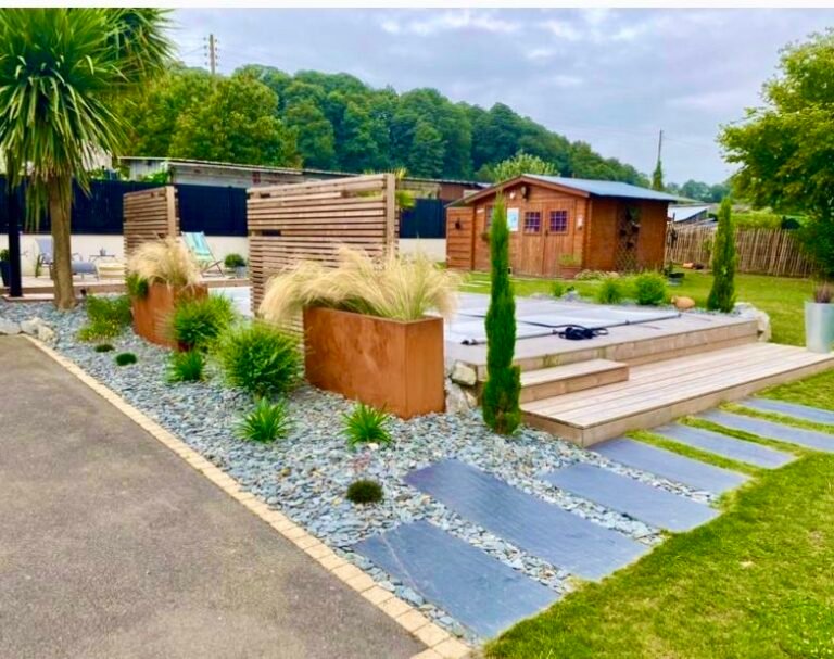 Brises vues - Pas japonais - Jardinières en corten - Plantations