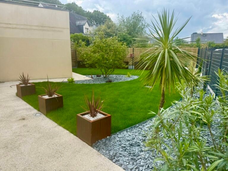 Jardinières corten - gazon de placage - plantations
